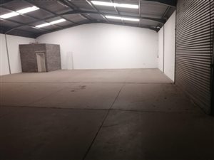 525 m² Industrial space in Bredell AH