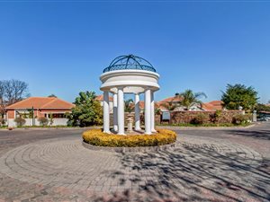 2 Bed Apartment in Sunninghill