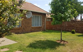 3 Bedroom Simplex in Rietvalleirand
