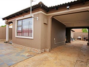 3 Bedroom House in Doornkop