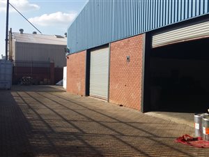 350 m² Commercial space in Monavoni