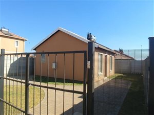 2 Bed House in Johannesburg Central