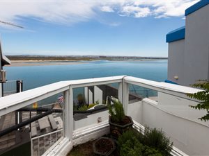 9 Bed House in Bluewater Bay