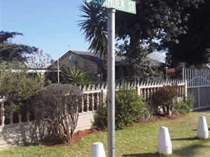 1 Bed Garden Cottage in Claremont