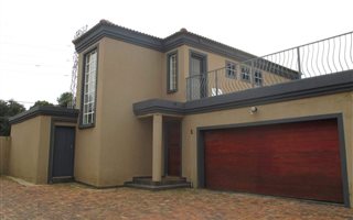 3 Bedroom Townhouse in Bergsig
