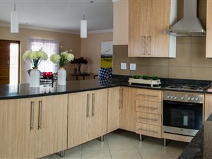 3 Bed House in Monavoni