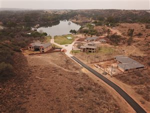 847 m² Land available in Vaaloewer