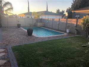 4 Bedroom House in Eikenbosch
