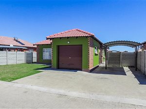 3 Bed Townhouse in Waterval East
