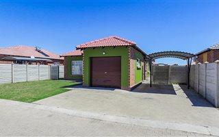 3 Bedroom Townhouse in Waterval East