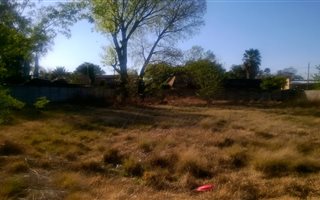 998 m² Land available in Dersley