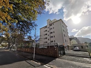 2 Bed Apartment in Claremont Upper