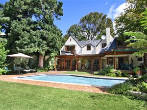 5 Bed House in Claremont Upper