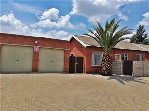 2 Bed Townhouse in Noordhoek