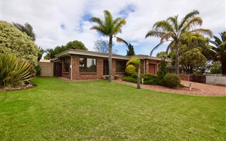 4 Bedroom House in Loerie Park