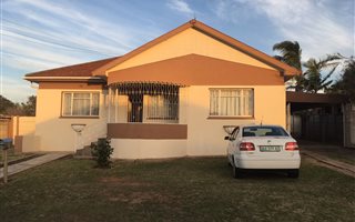 3 Bedroom House in Bothasrus