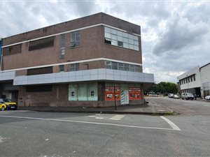 3800 m² Commercial space in Greyville