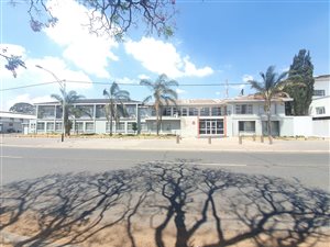 15000 m² Industrial space in Robertsham