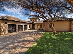 4 Bed House in Midfield Estate