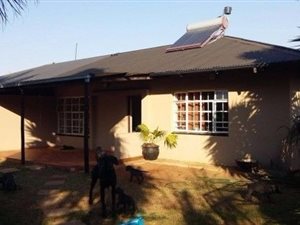 2 Bed House in Dan Pienaarville