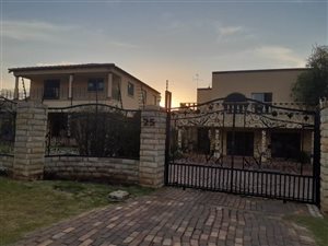 6 Bed House in Alan Manor