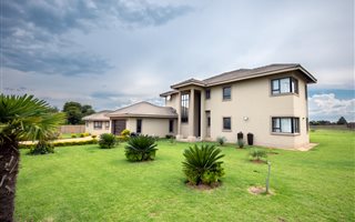 5 Bedroom House in Grootfontein Estate