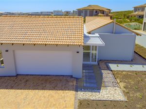 3 Bed House in Langebaan Country Estate