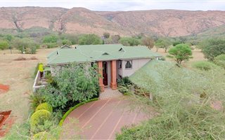 5 Bedroom House in Wigwam