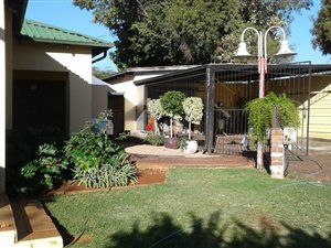 4 Bed House in Kwaggasrand