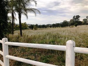 1 ha Land available in Beaulieu