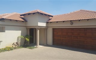 3 Bedroom Townhouse in Modelpark