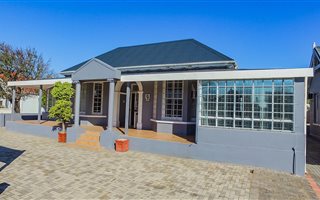 350 m² Commercial space in Mill Park