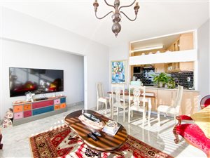 2 Bed Apartment in Vredehoek