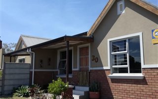 3 Bedroom Townhouse in Protea Heights