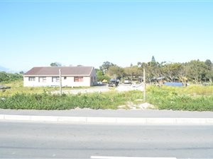 8.1 ha Farm in Strandfontein
