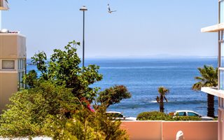 3 Bedroom Apartment in Mouille Point