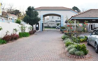 2 Bedroom Apartment in Melrose Estate