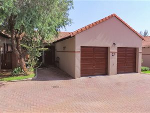 2 Bed Townhouse in Moreleta Park