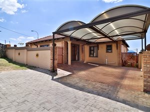 3 Bed House in Roseacre