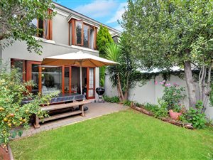 2 Bed Duplex in Greenside