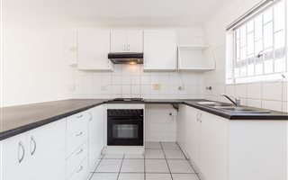2 Bedroom Flat in Goodwood