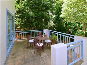4 Bed House in Golden Hill