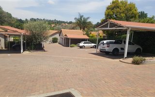 2 Bedroom Simplex in Thornhill Estate