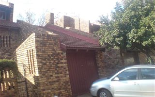 2 Bedroom Duplex in Vanderbijlpark SW1