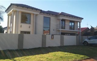 4 Bedroom House in Doornpoort and surrounds