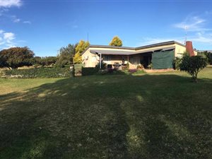 6.9 ha Smallholding in Claridge