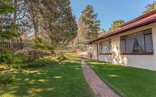 8 Bedroom House in Robindale