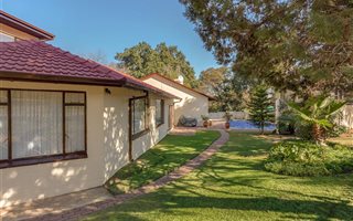 8 Bedroom House in Robindale