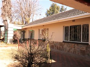 4 Bed House in Edelweiss