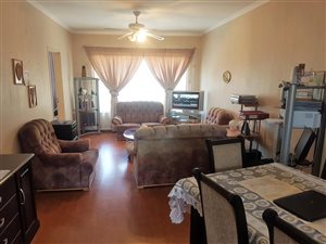 2 Bedroom Apartment in Verwoerdpark